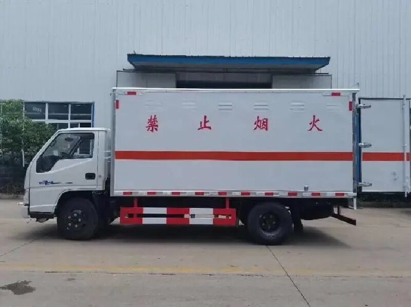 成都到莫力達(dá)瓦達(dá)斡爾族自治旗危險(xiǎn)品運(yùn)輸